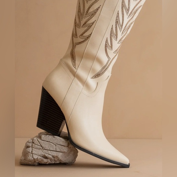 Elegant Cream Knee-High Boots The Bronco Almond | Knee High Cowboy
Western Boots - Picture 3 of 5